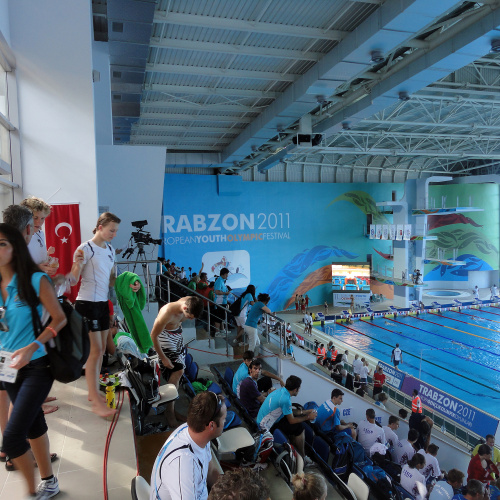 trabzon 2011 avrupa gençlik oyunları atlama kuleli açılır-kapanır yüzme havuzu